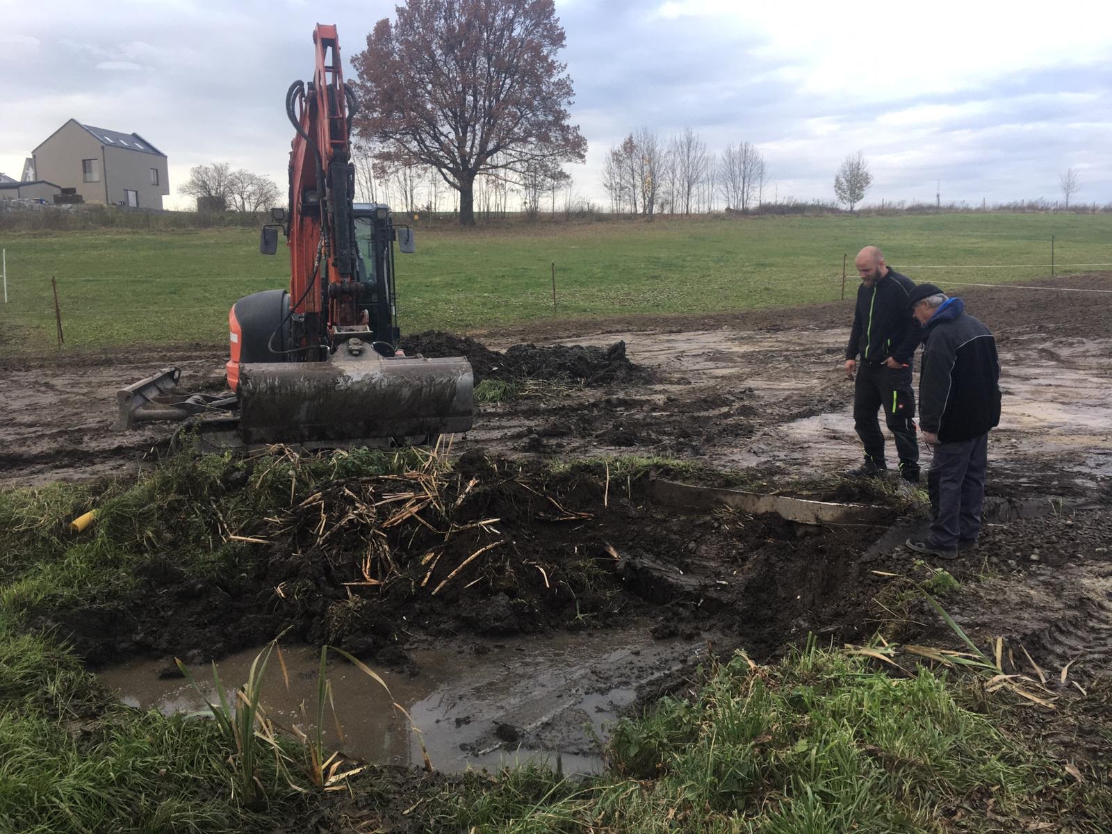 pferdesport/baumassnahme_koppel/teich-ausbaggern.jpg